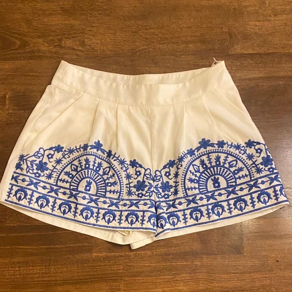 Medium Sis Sis Embroidered Blue and White Women Shorts